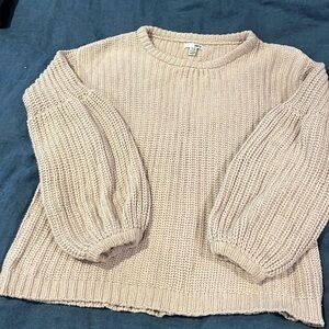 Women’s sweater with wide/balloon sleeves